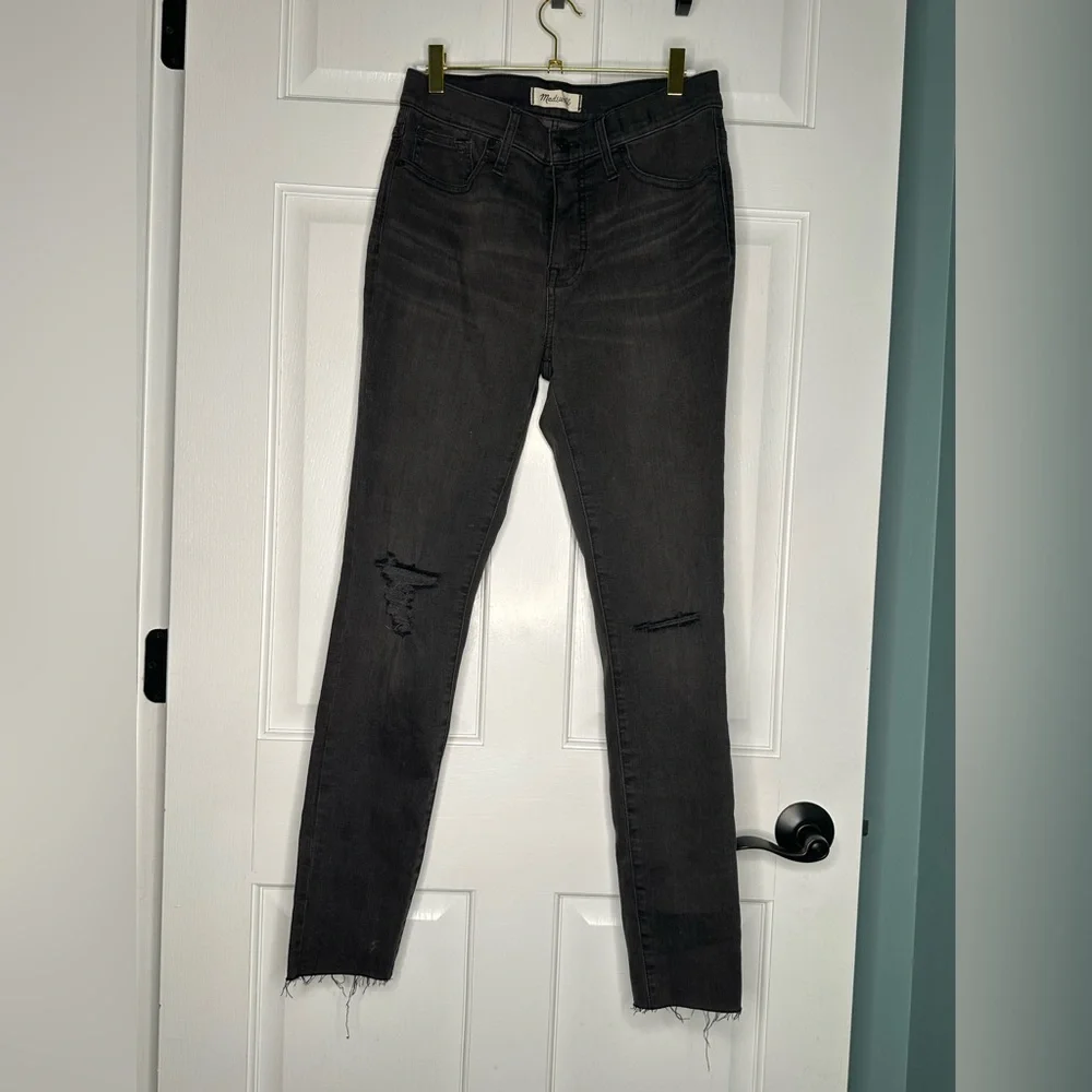 Madewell 9” Mid-Rise Skinny Jeans Black/Charcoal Distressed Raw Hem • Size 28 - Picture 2 of 8